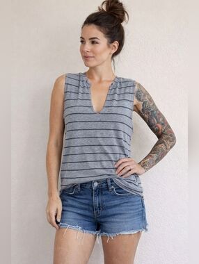 Lululemon Yogi Cut Off Tee Cayman Stripe 8